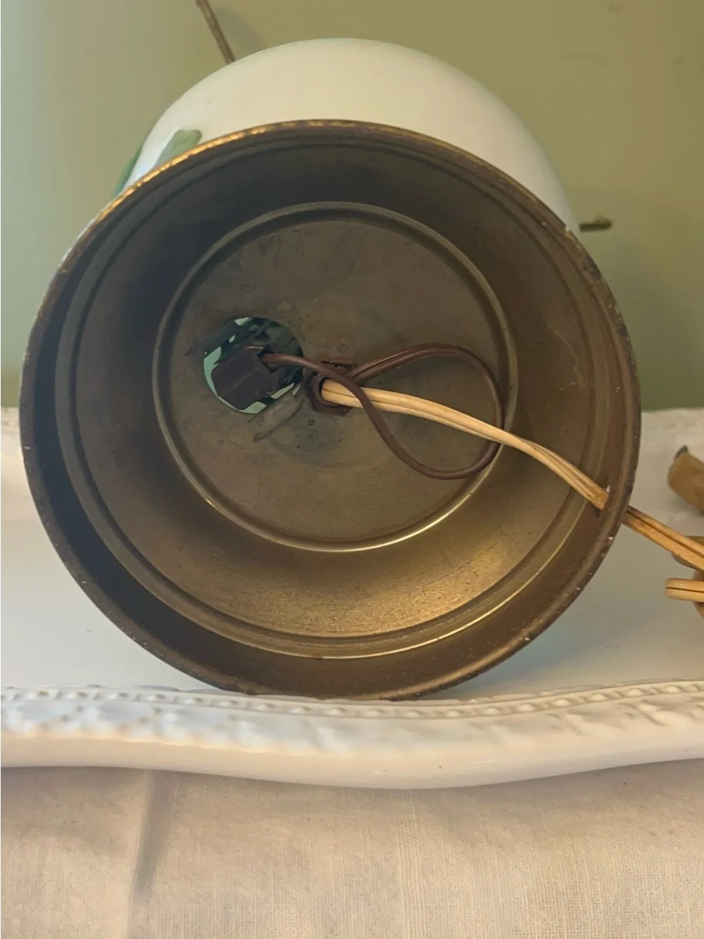 GWTW Traditional Victorian hurricane/parlor 3 way lamp handpainted antique brass